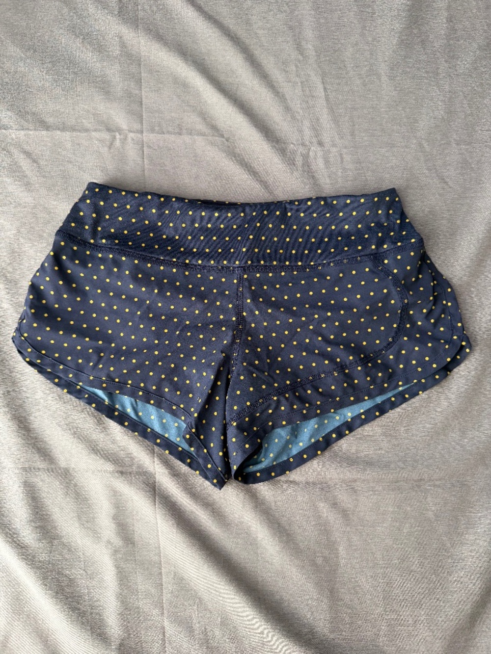 Rabbit 2.5" Shorts - Navy/Yellow Polka Dots - XS